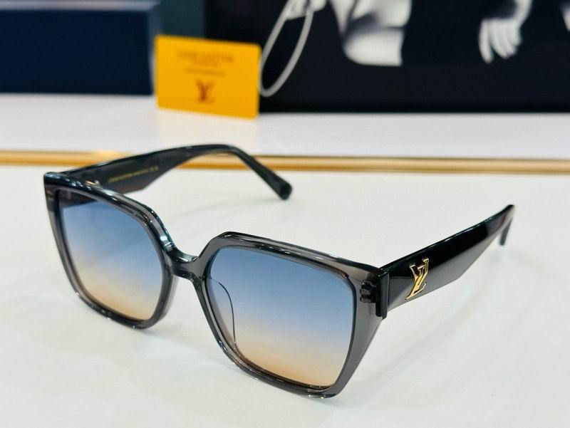 LV Sunglasses 899